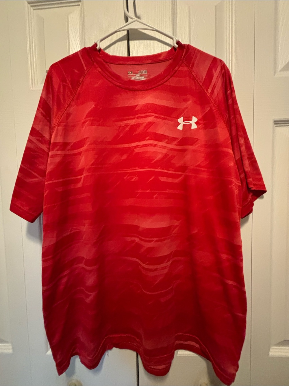 Under Armour Active Performance Gym Shirt Red Abstract Pattern Size Extra Large